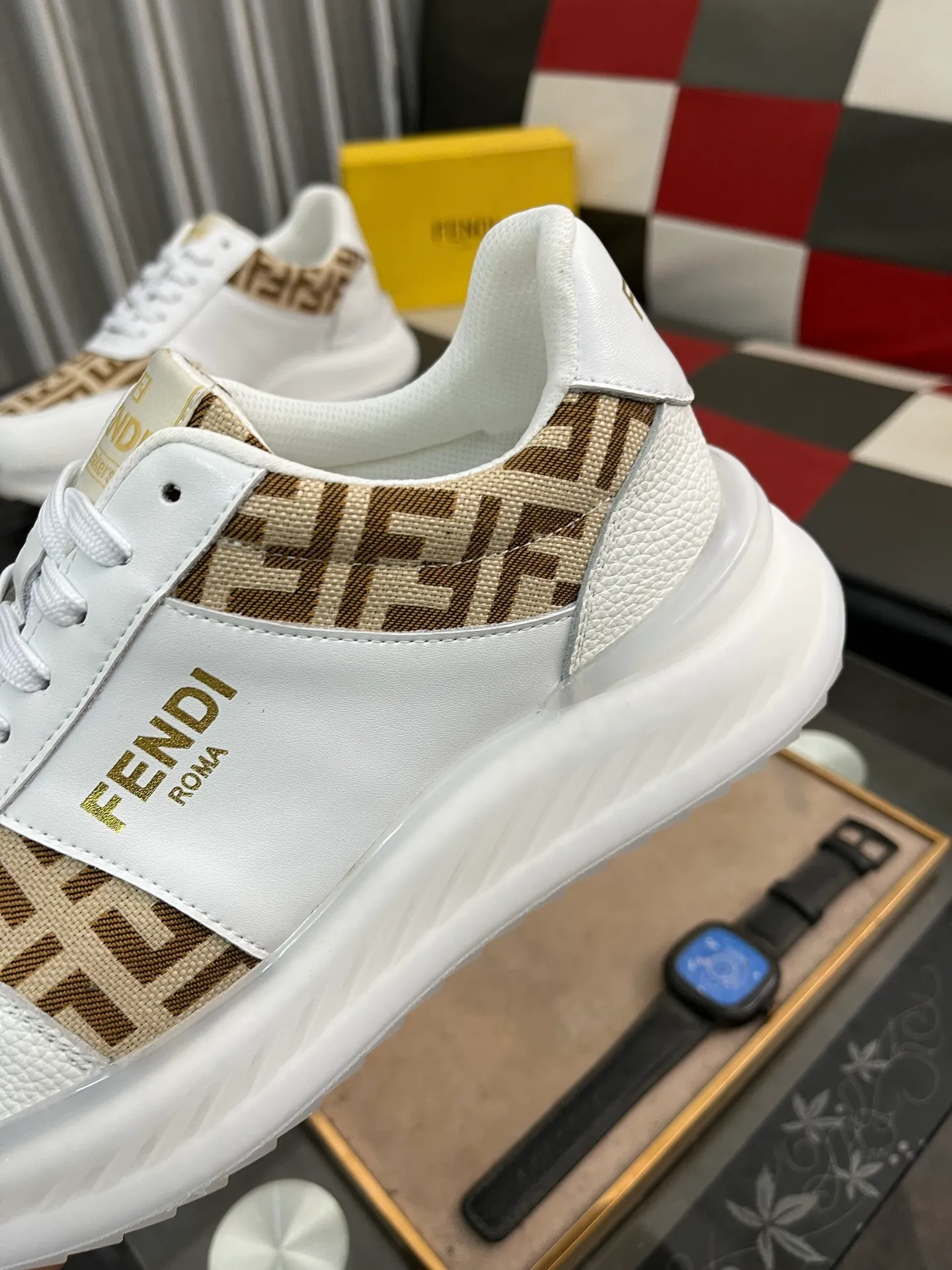 Men's Men's Shoes💰458⌚️⌚️[Fendi] Fendi's latest casual shoes for men! Available at counters simultaneously! Made entirely of imported top-grain calfskin, the interior is made of top-grain water-dyed cowhide, and the original factory-supplied rubber outsole. Leading new fashion concepts. Matching code: 38-444️⃣Colors available